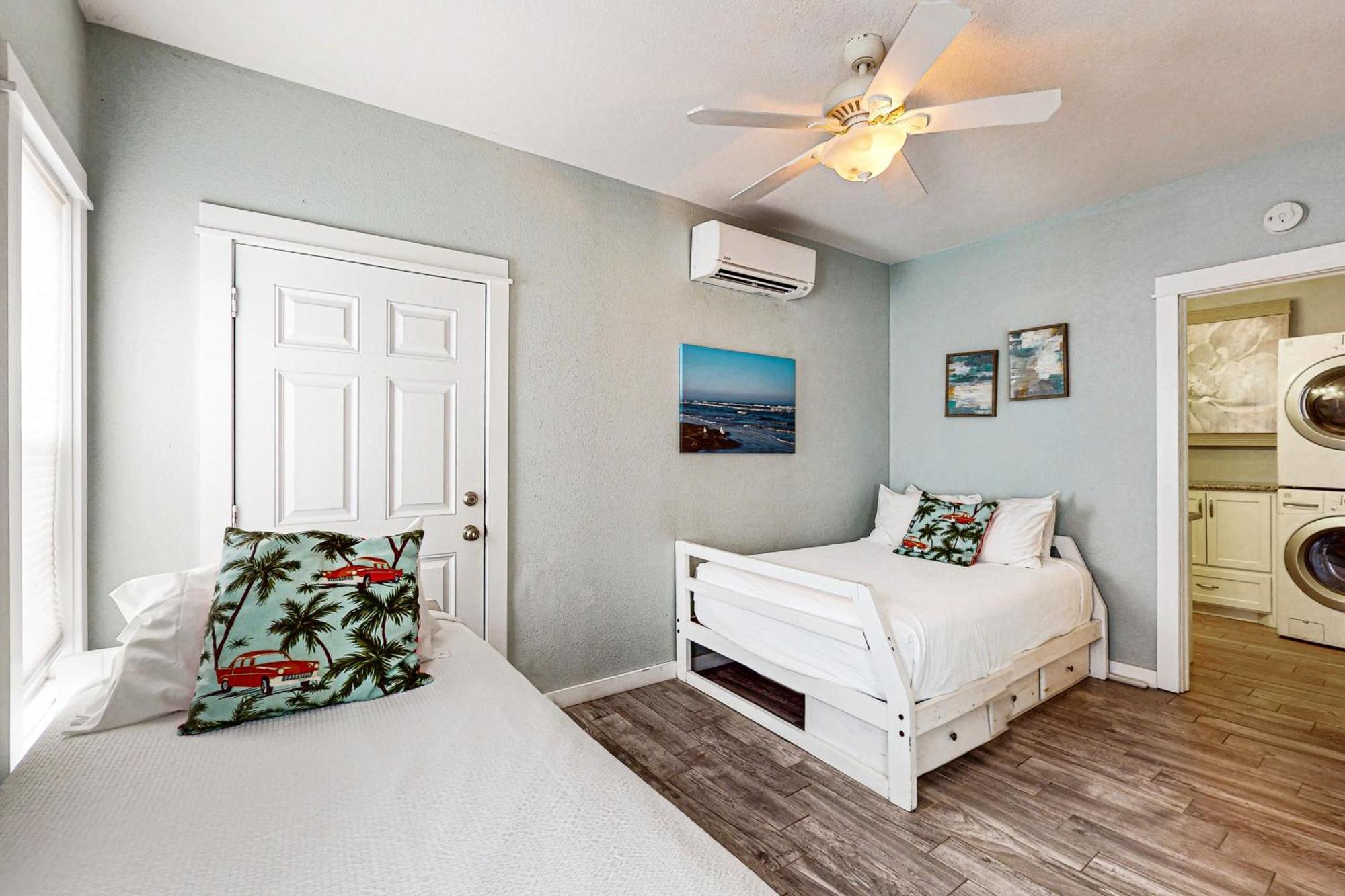 Lost Colony IV Port Aransas Room photo